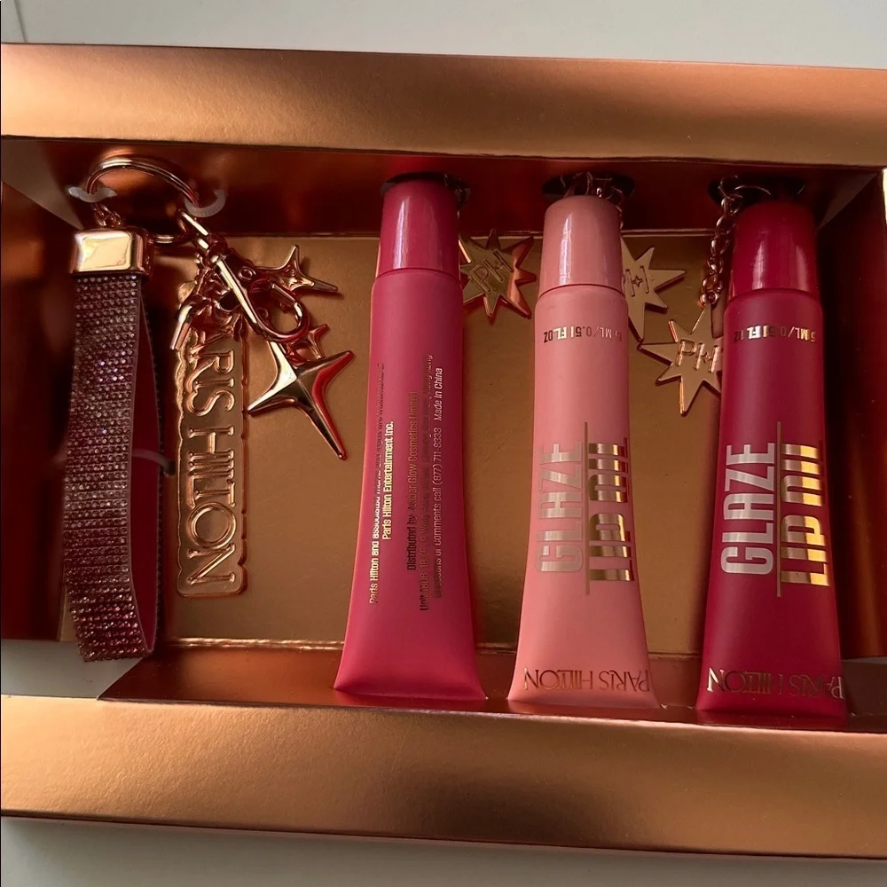💖 NWT Paris Hilton Glaze & Glow Lip Gloss Set - Limited Edition | NIB | Keychain